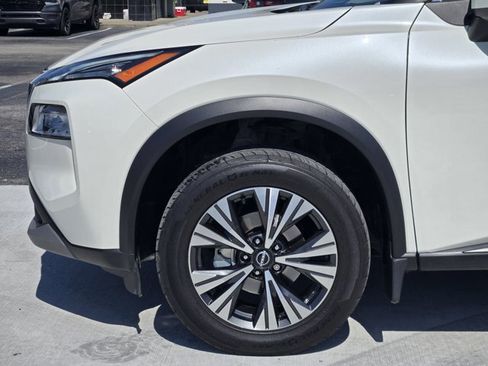 Used 2023 Nissan Rogue SV image 8