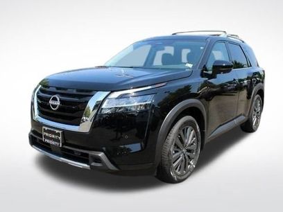 New 2025 Nissan Pathfinder SL w/ SL Premium Package