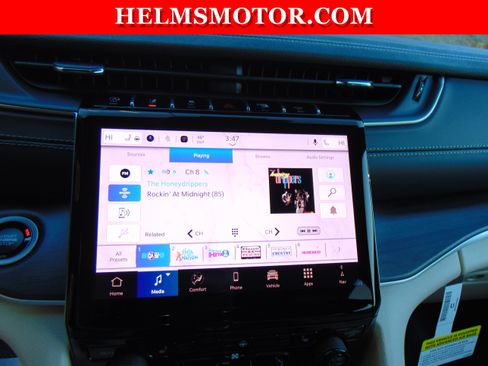 New 2025 Jeep Grand Cherokee Limited RWD image 26