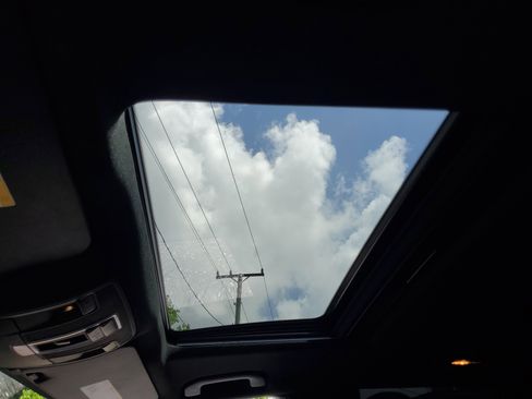 Used 2017 Mercedes-Benz GLE 350 4MATIC w/ Premium 2 Package image 18