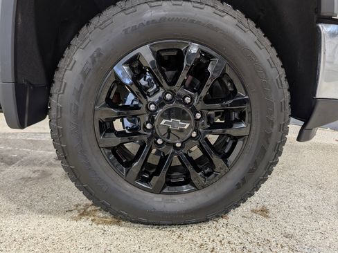 Used 2025 Chevrolet Silverado 2500 LT AWD/4WD image 13