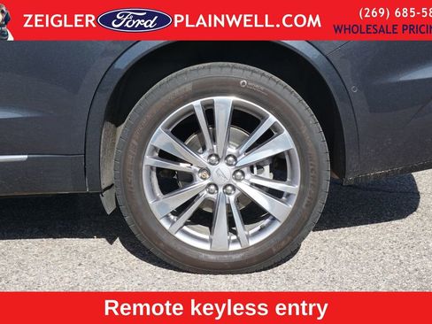 Used 2023 Cadillac XT6 Premium Luxury w/ Technology Package AWD/4WD image 9