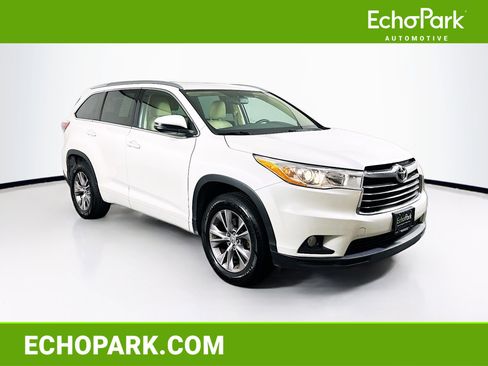 Used 2014 Toyota Highlander XLE image 1