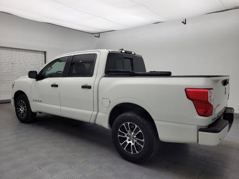 Used 2022 Nissan Titan SV image 3