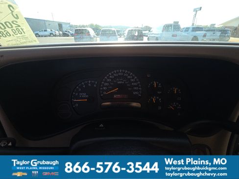 Used 2004 GMC Yukon XL SLT w/ Preferred Equipment Group AWD/4WD image 9