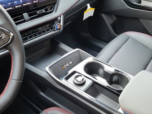 Used 2025 Chevrolet Equinox RS w/ Safety and Technology Package image 29