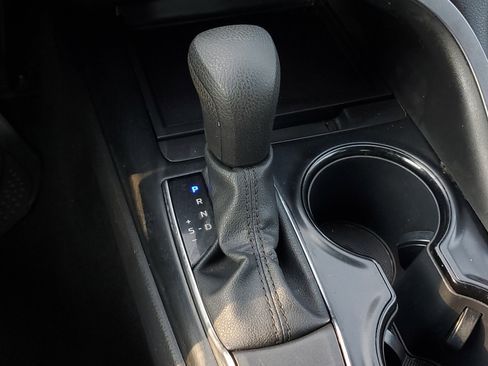 Used 2020 Toyota Camry LE FWD image 24