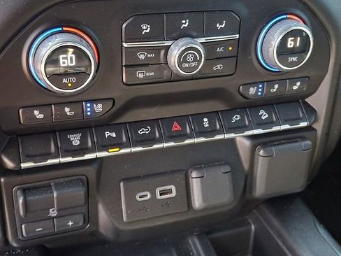 Used 2023 Chevrolet Silverado 2500 High Country AWD/4WD image 11