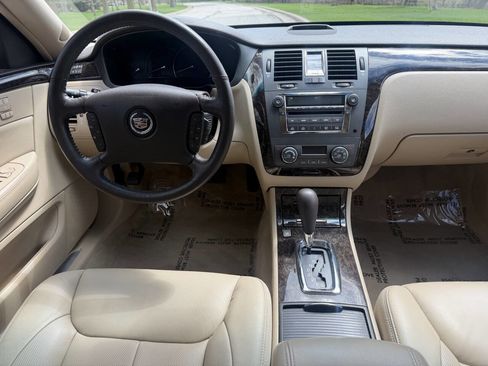 Used 2008 Cadillac DTS Luxury II FWD image 16