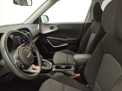Used 2022 Kia Soul LX FWD image 17
