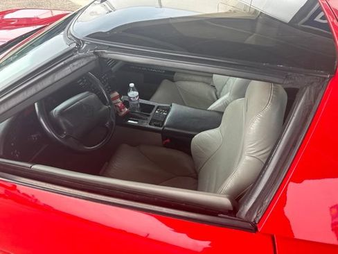 Used 1996 Chevrolet Corvette Coupe RWD image 8