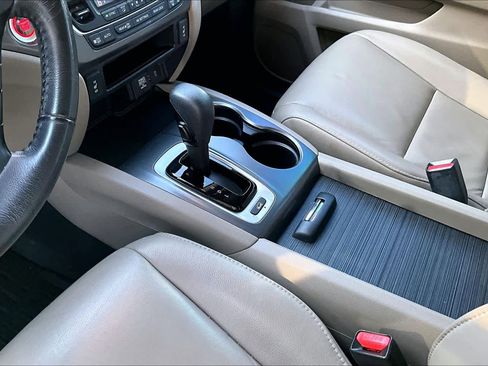 Used 2017 Honda Pilot EX-L image 14