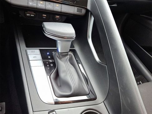 Used 2023 Hyundai Elantra SEL image 16