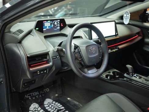 Used 2026 Toyota Prius Plug-In Hybrid FWD image 9