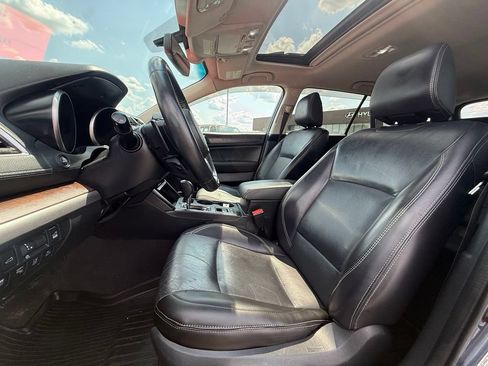 Used 2018 Subaru Outback 3.6R Limited AWD/4WD image 22