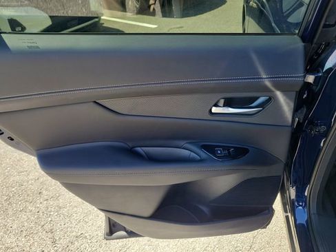 Certified 2025 Nissan Murano SL w/ Cargo Package AWD/4WD image 11