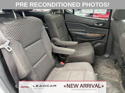 Used 2017 GMC Acadia SLE AWD/4WD image 14