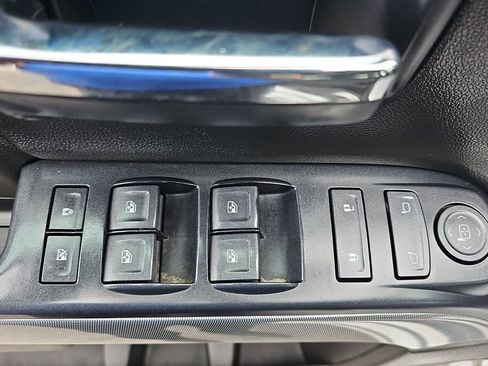 Used 2018 Chevrolet Silverado 1500 LT w/ All Star Edition image 31