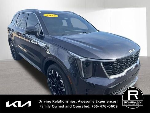 Used 2025 Kia Sorento SX image 3