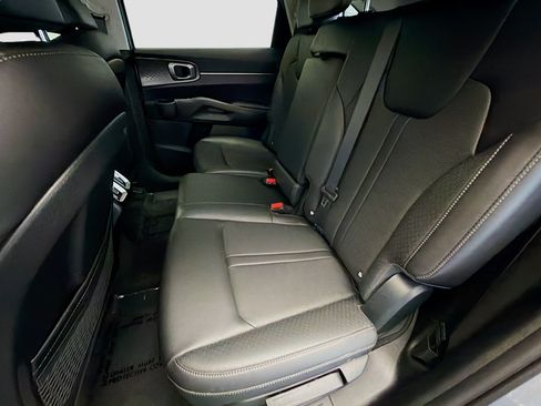 Used 2025 Kia Sorento S w/ Panoramic Sunroof Package FWD image 13