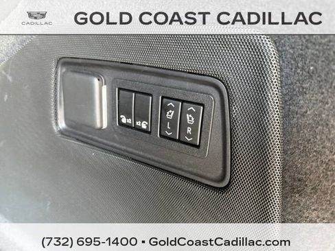 Used 2021 Cadillac Escalade Sport Platinum AWD/4WD image 17