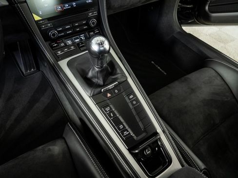 Used 2020 Porsche 718 Cayman GT4 image 16