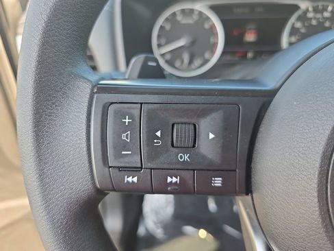 Used 2024 Nissan Rogue SV image 17