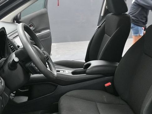 Used 2017 Honda HR-V LX image 24