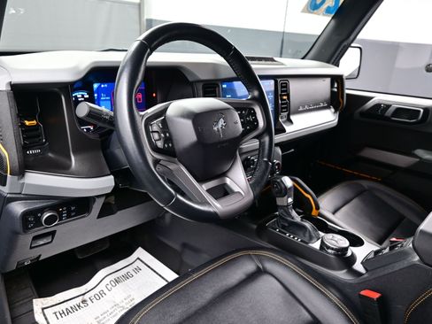 Used 2023 Ford Bronco Badlands image 11