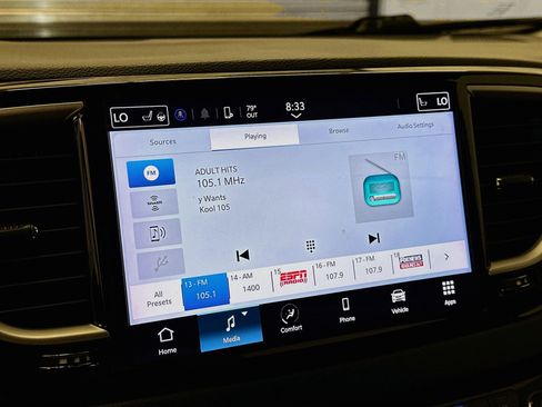 Used 2024 Chrysler Pacifica Touring-L FWD image 21