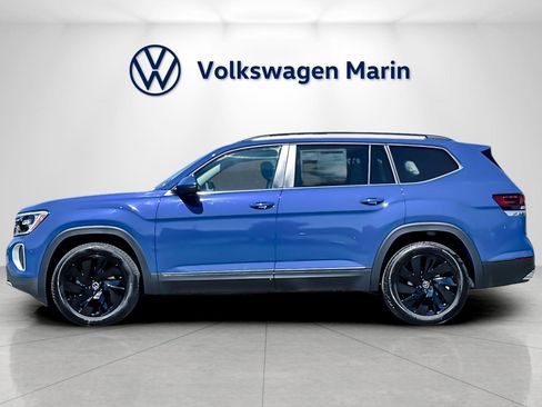 New 2026 Volkswagen Atlas SE w/ Panoramic Sunroof Package image 2