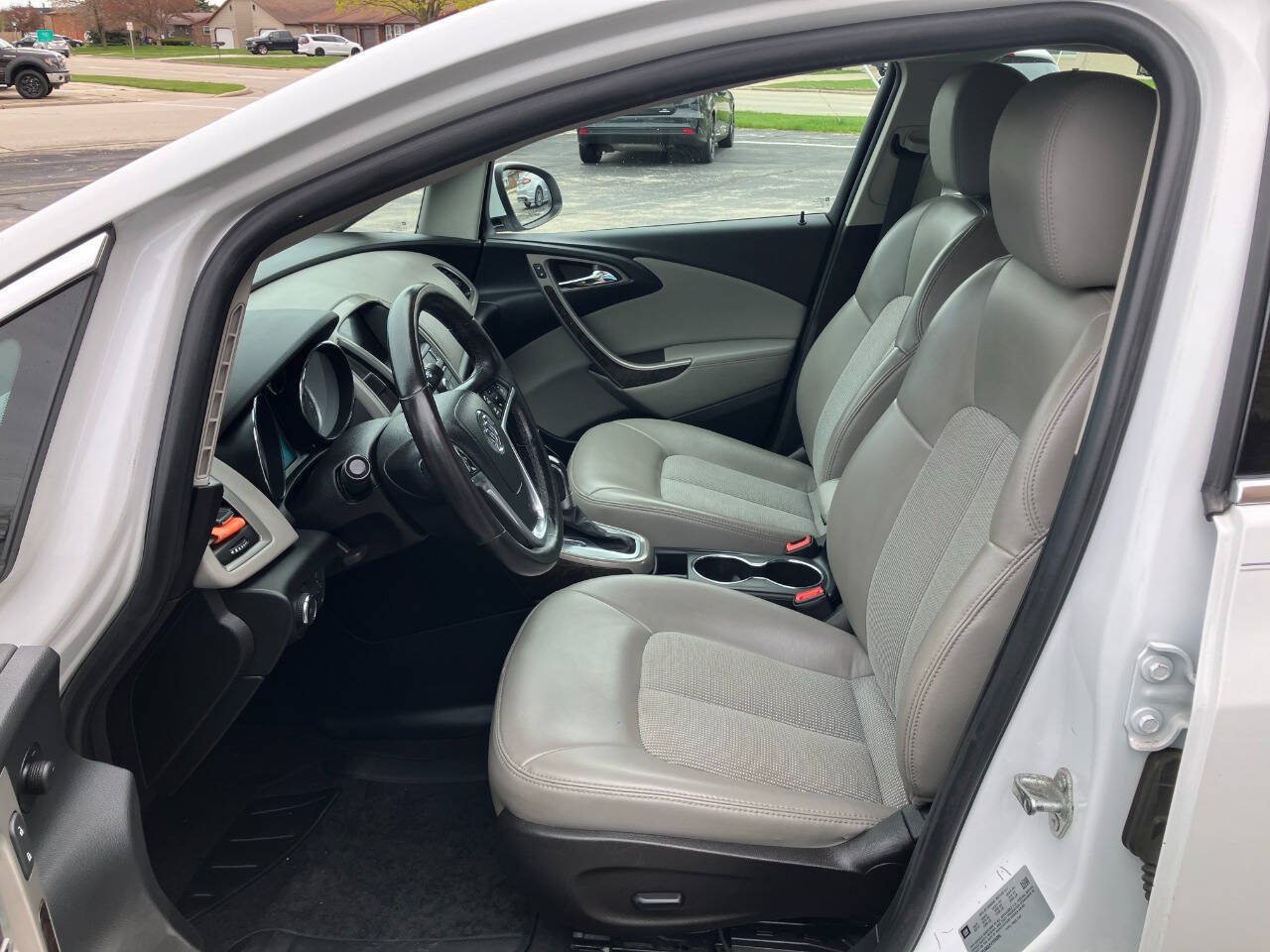 Used 2014 Buick Verano Convenience FWD image 33