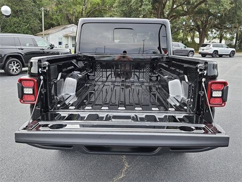 New 2025 Jeep Gladiator Sport image 6