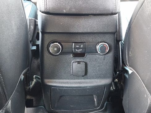Used 2016 Ford Explorer XLT w/ Equipment Group 202A AWD/4WD image 30