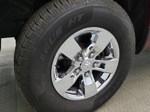 Used 2017 RAM 1500 Express AWD/4WD image 31