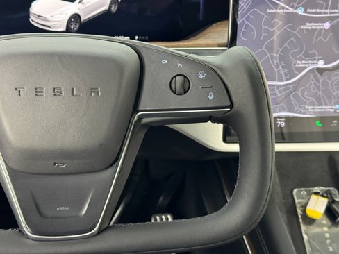 Used 2022 Tesla Model X image 20