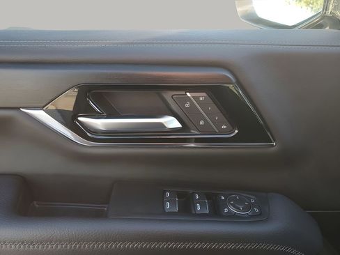 Used 2025 GMC Yukon Denali image 27