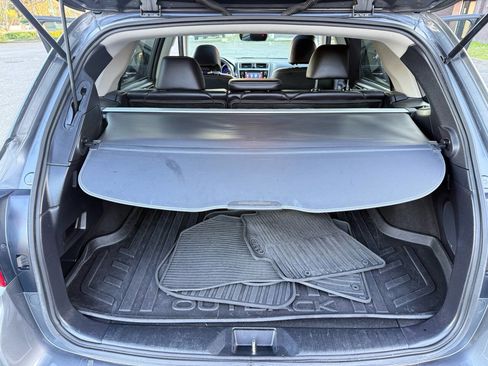 Used 2018 Subaru Outback 2.5i Limited image 12