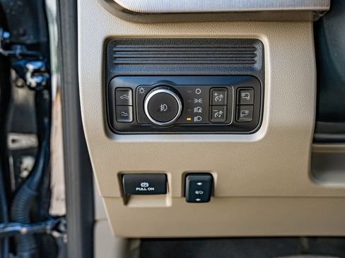 Used 2025 Ford F250 Platinum w/ Platinum Plus Package AWD/4WD image 22