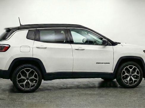 Used 2025 Jeep Compass Limited AWD/4WD image 11