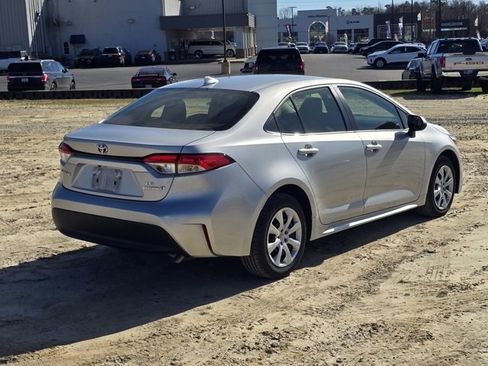 Used 2023 Toyota Corolla LE image 11