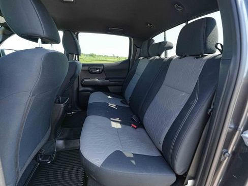 Used 2021 Toyota Tacoma TRD Off-Road AWD/4WD image 19
