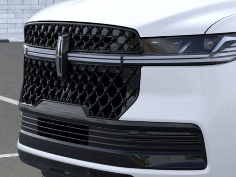 New 2026 Lincoln Navigator Black Label AWD/4WD image 17