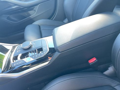 Used 2024 BMW i4 xDrive40i image 17