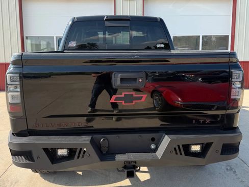 Used 2018 Chevrolet Silverado 1500 LTZ Z71 w/ Redline Edition AWD/4WD image 28