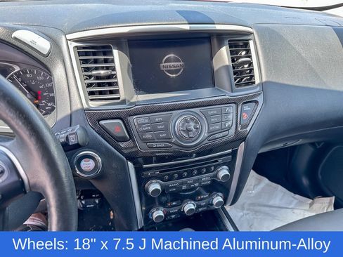 Used 2020 Nissan Pathfinder SL AWD/4WD image 12