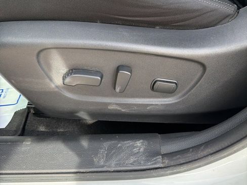 Used 2018 Nissan Rogue SV image 20