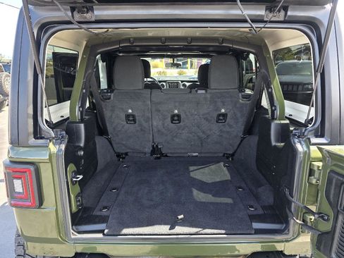 Used 2021 Jeep Wrangler Unlimited Sahara image 27