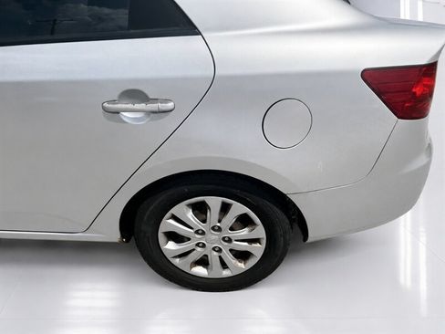 Used 2010 Kia Forte EX FWD image 22