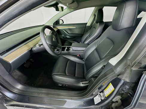 Used 2023 Tesla Model 3 Standard Range image 13